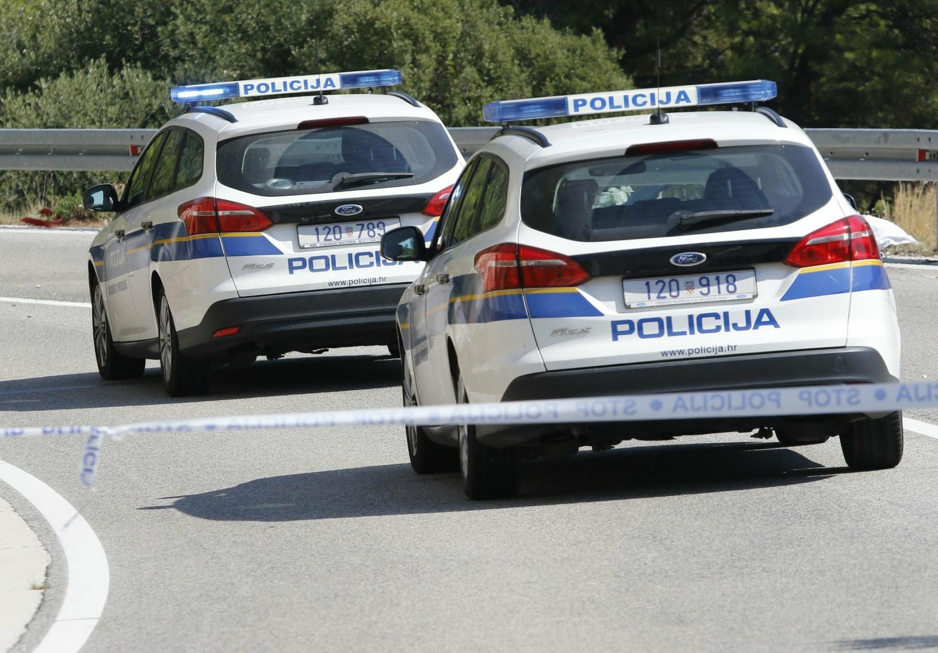 U Zadru uhićen 23-godišnjak koji je s više osoba na Babindubu divljački oštetio auto Nizozemca