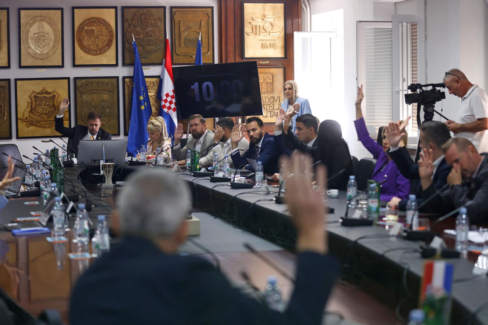 Srušen kvorum prije nego što je rasprava počela. Današnja sjednica Gradskog vijeća ipak se neće održati