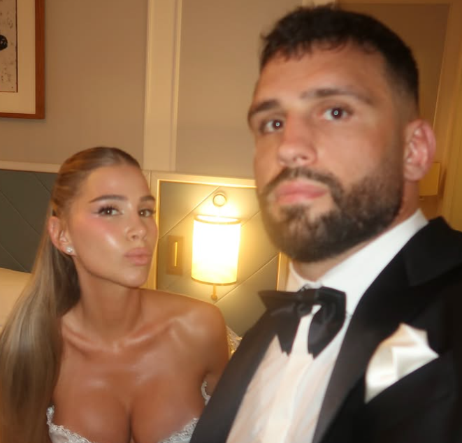 FOTO Plazibatova supruga zablistala u raskošnoj vjenčanici, ali neki joj nisu oprostili jedan detalj: ‘Malo kulture...‘