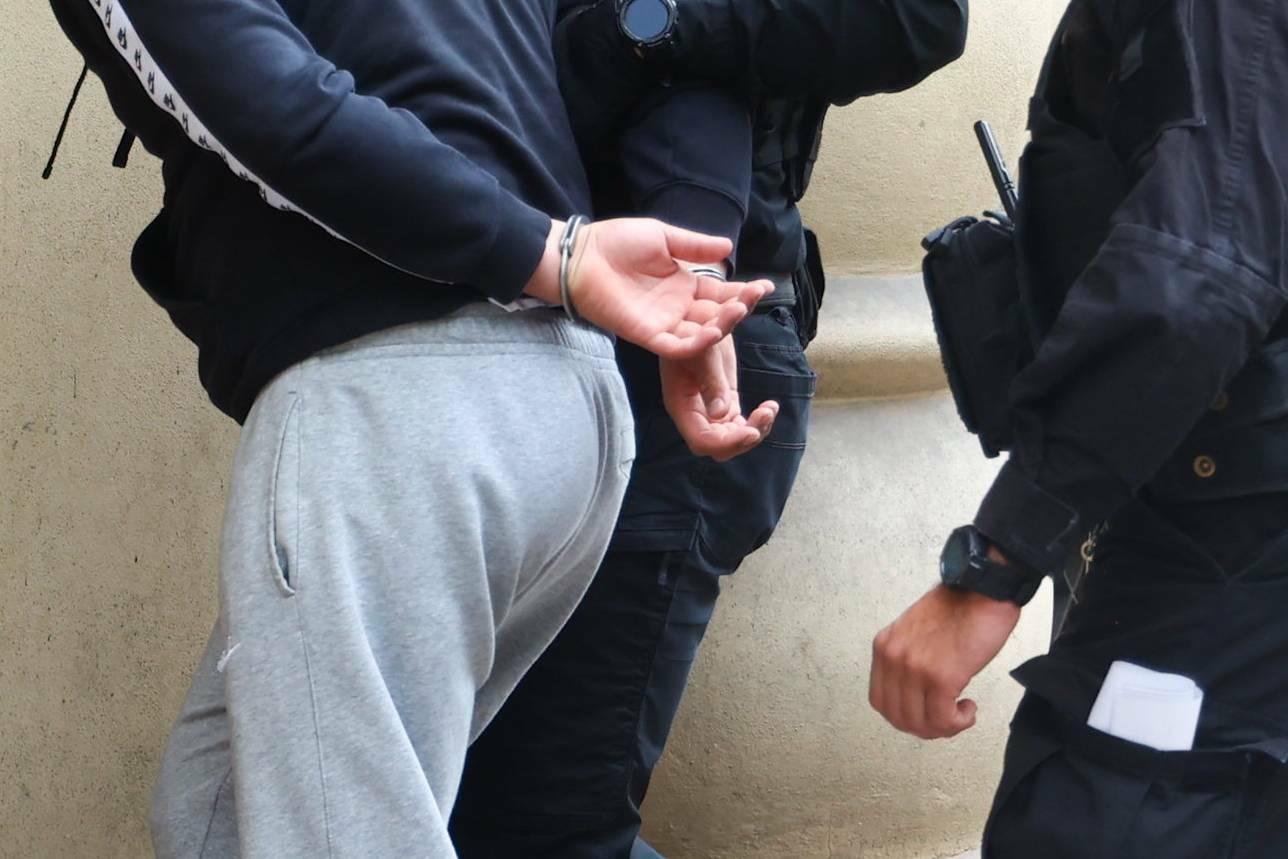 Dvojica u Dubrovniku istukla 19-godišnjaka, policija ih je brzo pronašla. Evo gdje su uhićeni, nisu uspjeli pobjeći!