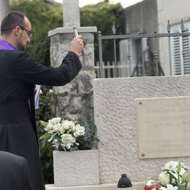 <p>Obilježena 35. godi&scaron;njica pogibije Josipa Zvone, najmlađeg dubrovačkog dragovoljca Domovinskog rata</p>