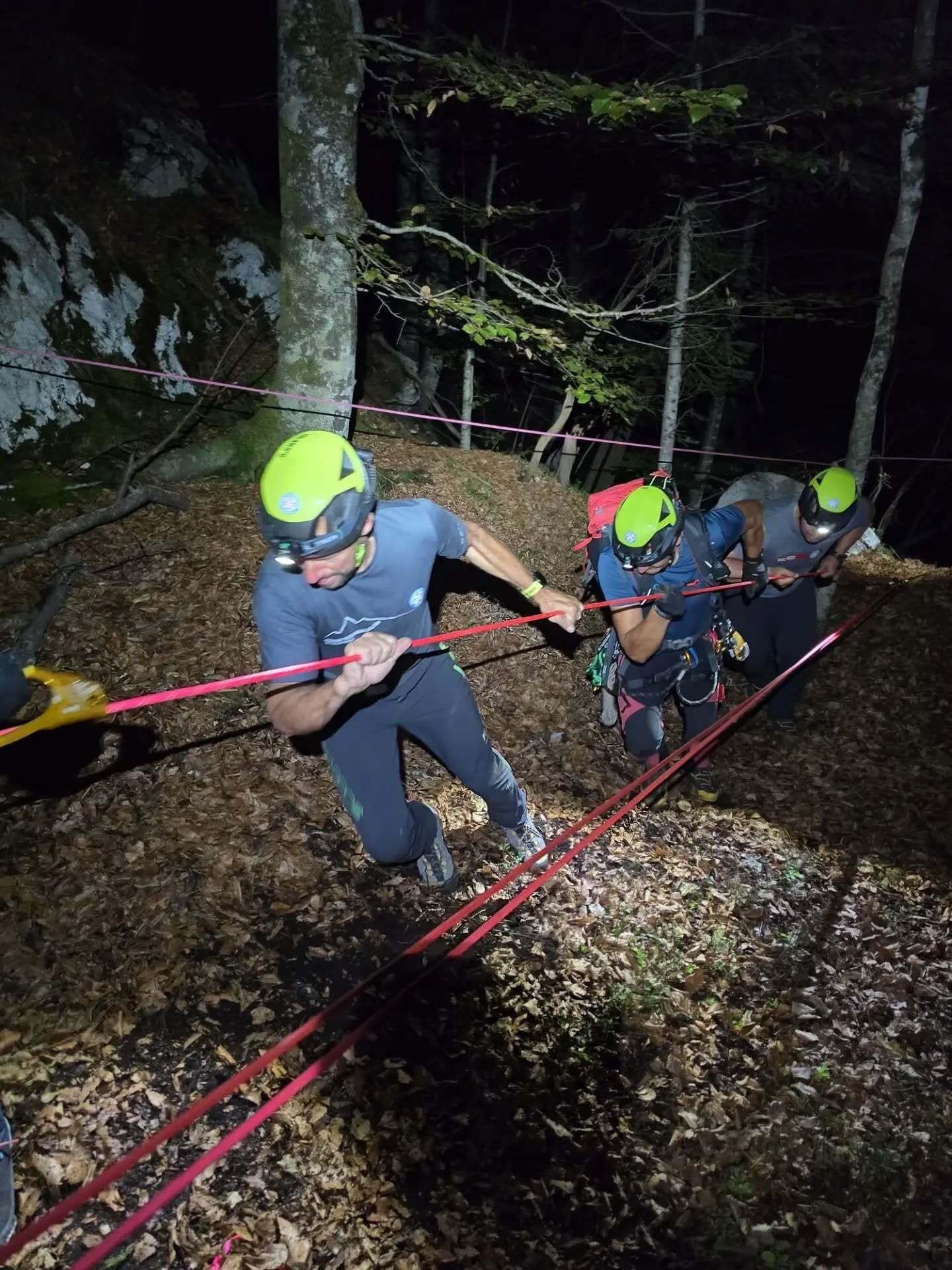 Odvojio se od skupine, a onda se izgubio u mraku! HGSS iskusnog planinara pronašao tek iza ponoći