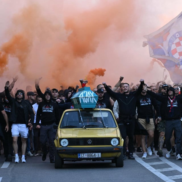 <p>Ono &scaron;to je odavno normalizirano u Saboru i, &scaron;ire gledano, u javnom političkom diskursu, Torcida je samo protegnula korak-dva dalje</p>
