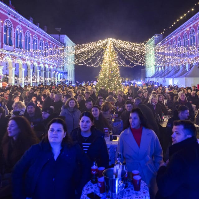 <p>Pro&scaron;logodi&scaron;nji Advent na Prokurativama</p>