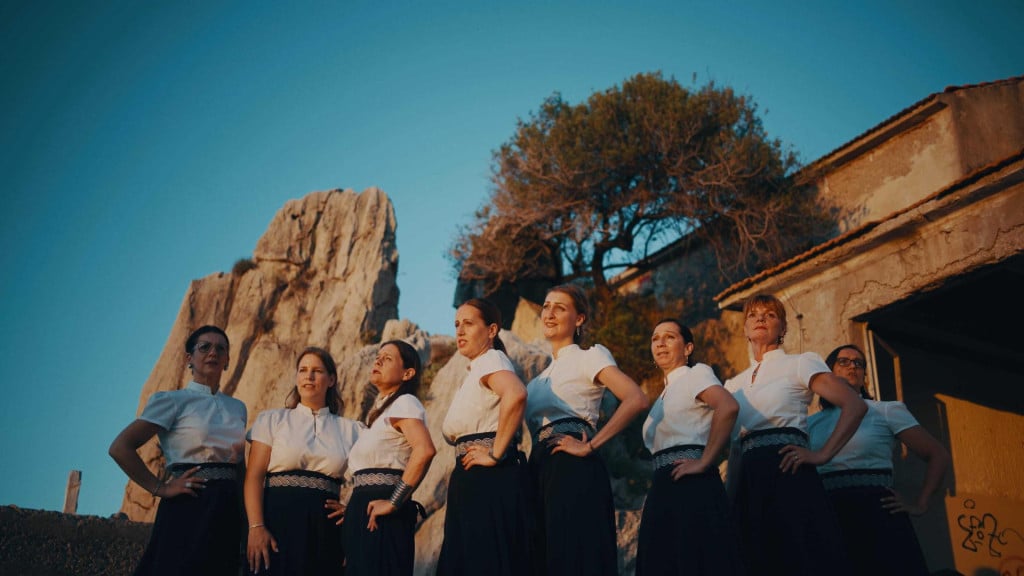 <p>Grlica je zapivala&rdquo; &ndash; prvijenac ženske klape Divna koji čuva pjesmu, tradiciju i duh Trpnja</p>