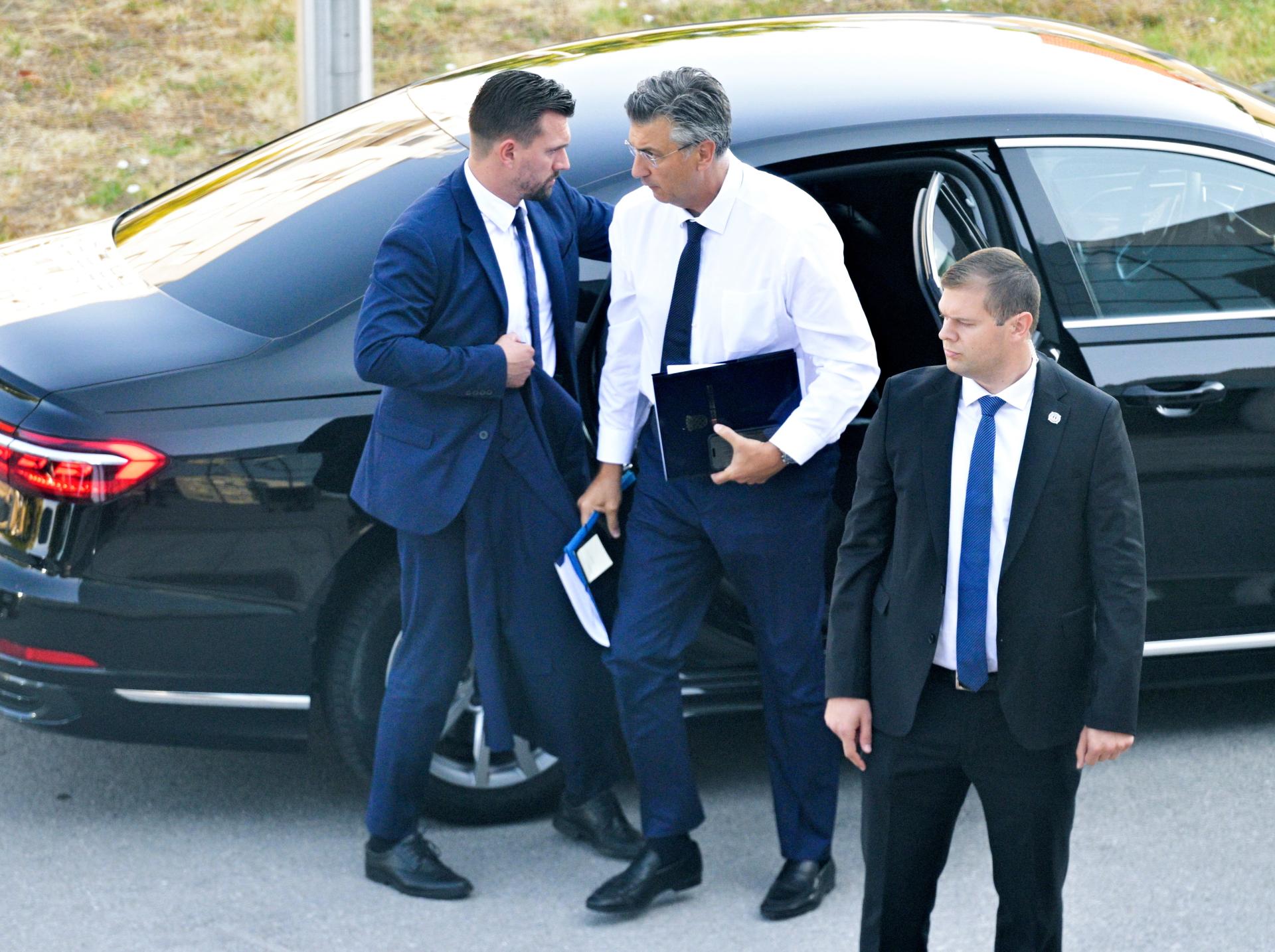 Polovicu svega što smo proizveli i zaradili – potroši država. Pogledajte brojke! A to smanjuje otpornost na krizu