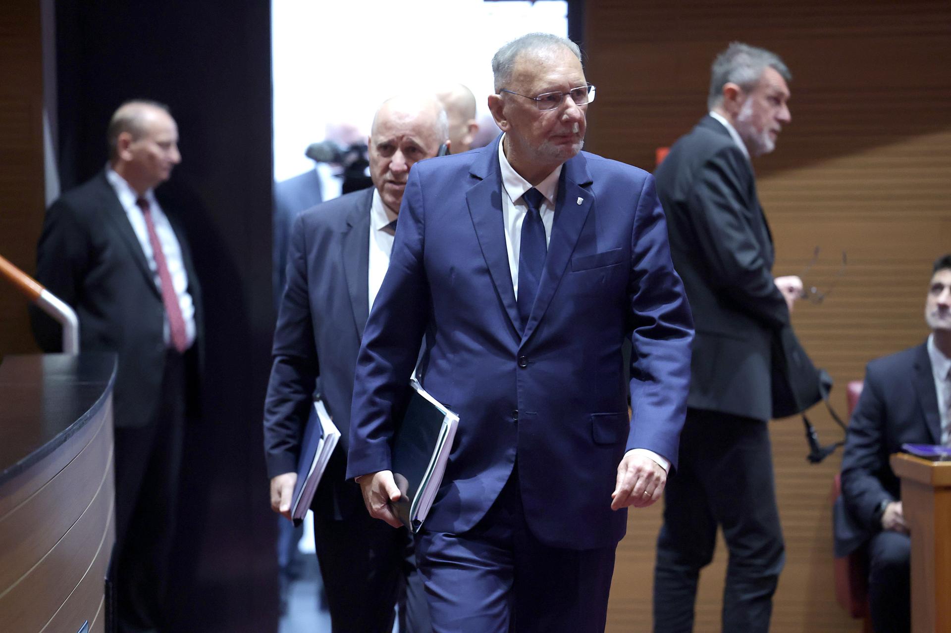 Ministar Davor Božinović o navodima da navijače obučavaju ljudi s vojnim iskustvom te izjavama šefa DP-a