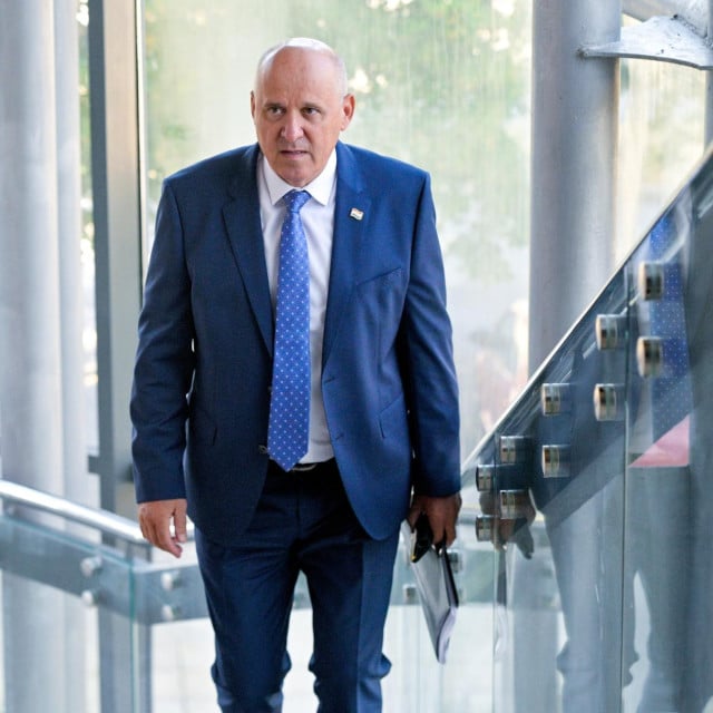 <p>Branko Bačić<br>
<br>
&nbsp;</p>