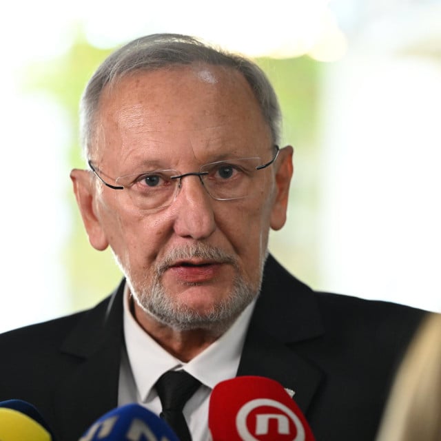 <p>Davor Božinović<br>
&nbsp;</p>