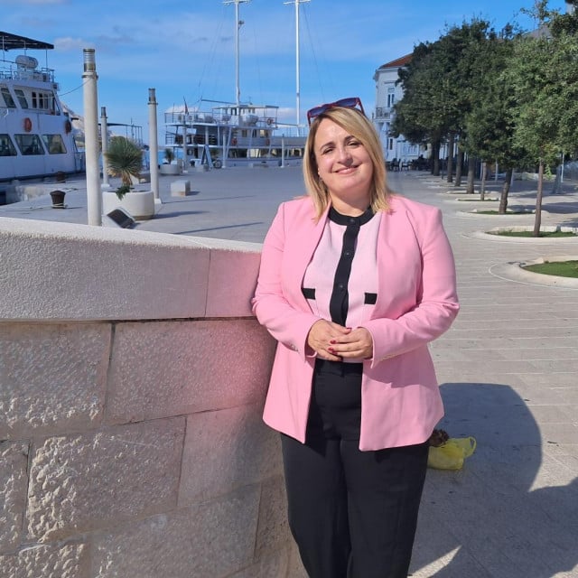 <p>Kažu da smo uhljebi i da ni&scaron;ta ne radimo, a ja sam se naradila vi&scaron;e nego u vlastitoj firmi!, ističe Martina Pernar &Scaron;kunca</p>