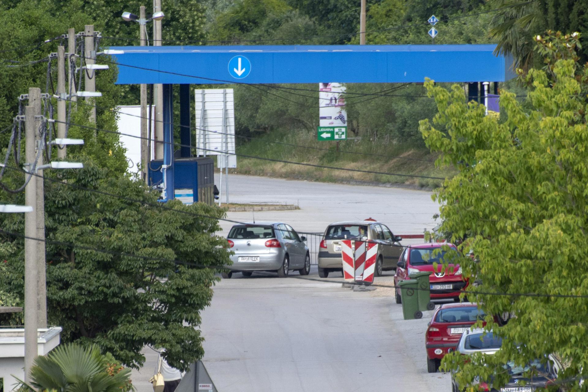 Policijski zapovjednik službenim kombijem prevozio namještaj za vikendicu na Pelješcu. A kakva ga je kazna dočekala…
