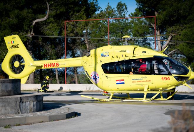 Djevojčici u hotelskom bazenu filter povukao kosu, nije mogla izroniti. Hitno prevezena helikopterom