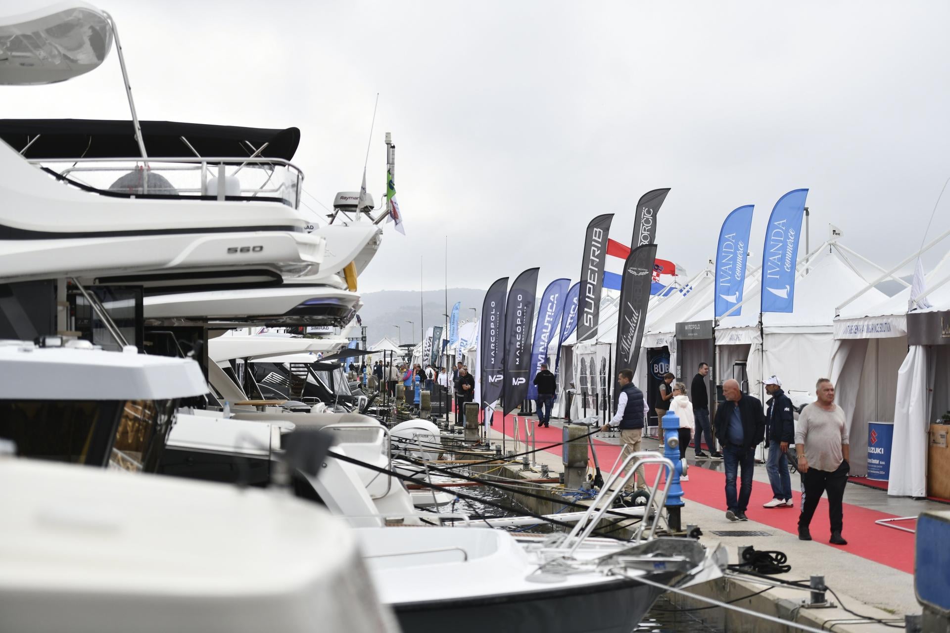 Više od 400 izlagača, 500 domaćih i stranih plovila, 40-ak premijera... Otvoren je 28. Biograd Boat Show!