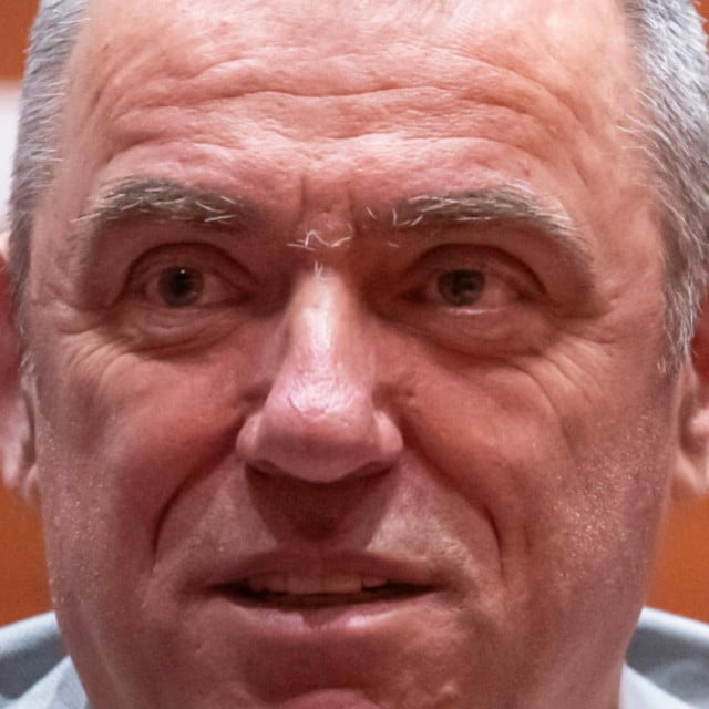 <p>Cropix</p>