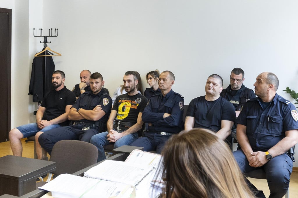<p>Stipan Be&scaron;lić, Petar Radosavljević i&nbsp;Mario Ba&scaron;ić<br>
&nbsp;</p>