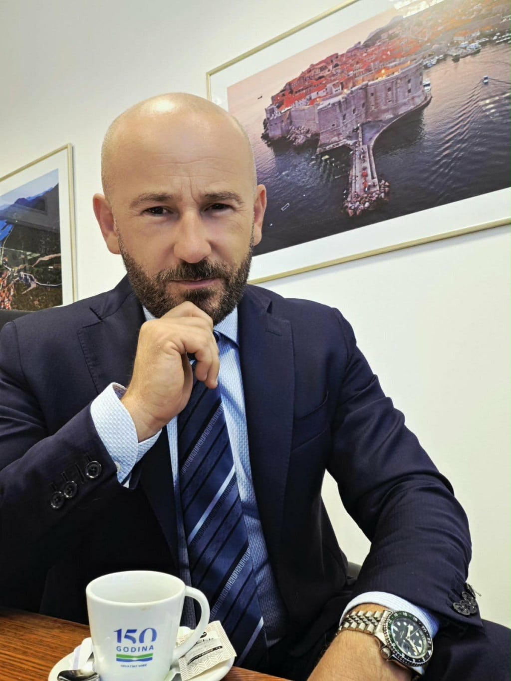 <p>Valentin Dujmović u &scaron;ali kaže kako se kosa samo &rdquo;premjestila&rdquo;</p>