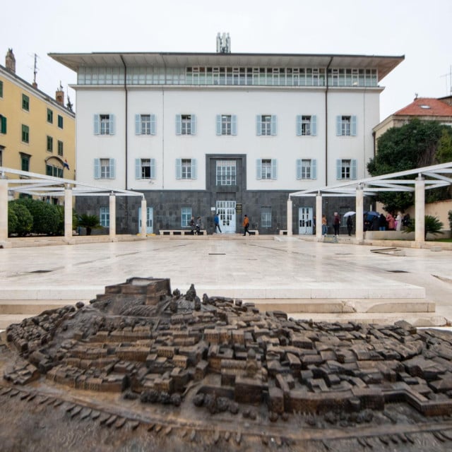 <p>&Scaron;ibenska Gradska uprava dobiti će četiri nova pročelnika</p>