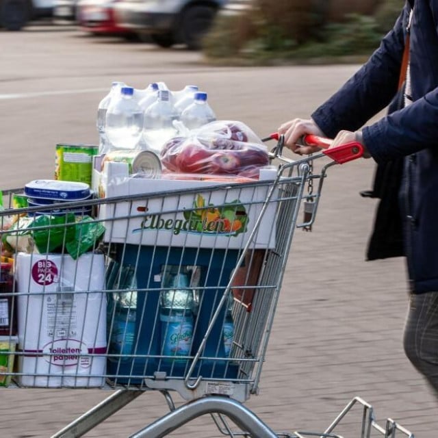 <p>Hitna poruka britanske vlade znači da se građani trebaju opskrbiti potrebnim za hitne slučajeve povezane s ratom ili elementarnim nepogodama (ilustracija)&nbsp;</p>

<p>&nbsp;</p>

<p>&nbsp;</p>

<p>&nbsp;</p>