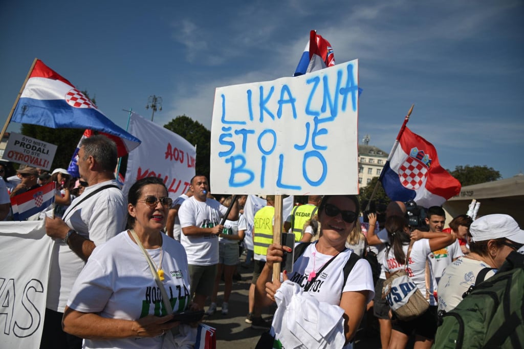 <p>&nbsp;</p>

<p><br>
&nbsp;</p>